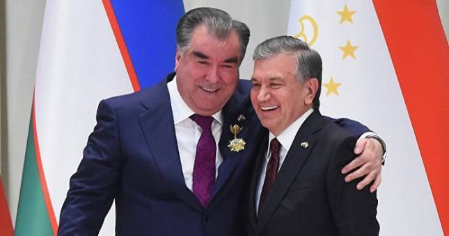 Президенты Узбекистана и Таджикистана провели телефонный разговор