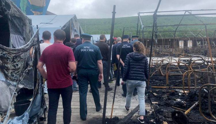 Число жертв пожара в детском лагере под Хабаровском увеличилось до трех