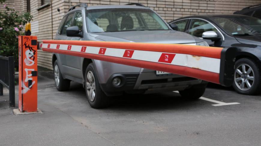 В Москве за неоплату парковки арестовано имущество двух десятков водителей