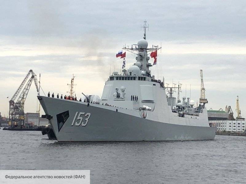 Китайский эсминец прибыл в Петербург для участия в военно-морском параде