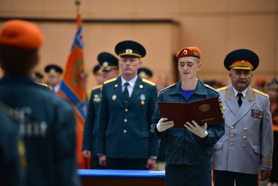 В Госдуму внесли законопроект об учреждении Дня военной присяги