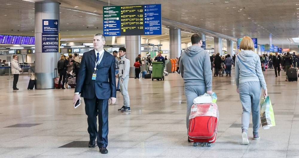 В Госдуме предложили сделать курилки в аэропортах платными