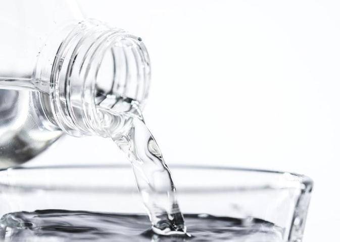 Роскачество проверит детскую питьевую воду на фальсификат