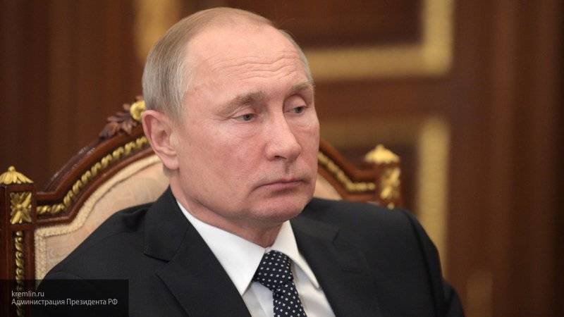 Путин поручил Кабмину представить идеи по законам о защите детей от вредной информации