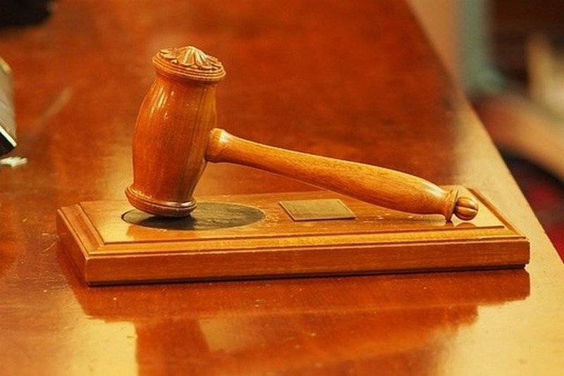 Жительнице Курганской области выписали штраф за ужасное поведение в суде