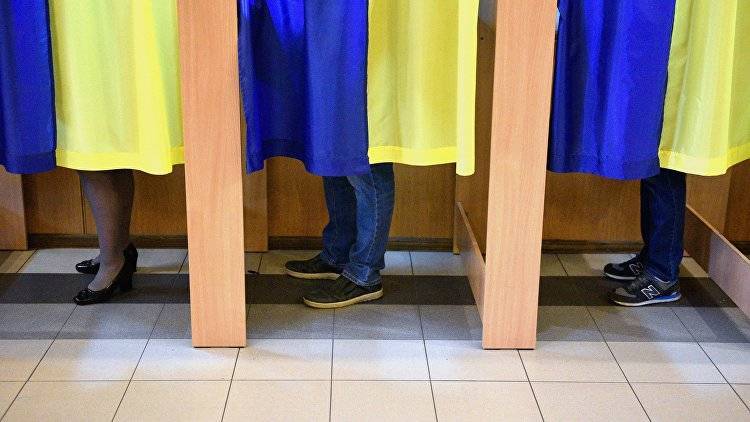 На выборах в Раду зафиксированы первые попытки фальсификаций