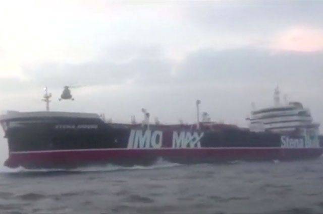 Владелец задержанного Ираном британского танкера связался с экипажем