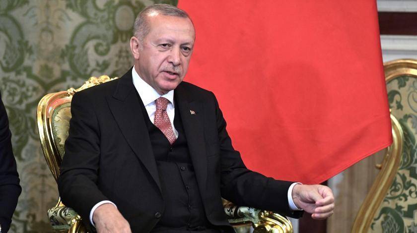 Слухи о смерти Эрдогана вызвали панику в Турции