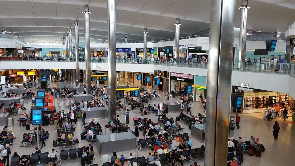 Служащие аэропорта «Хитроу» собираются бастовать 6 дней в июле и августе