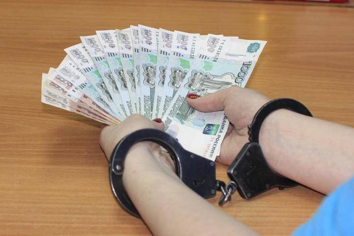Еще одна кассирша вынесла миллионы из банка в Башкирии