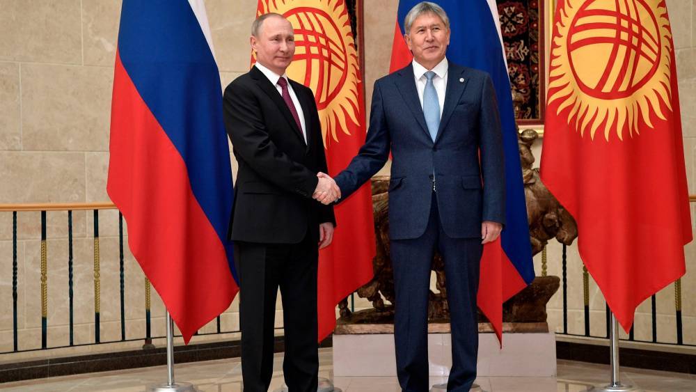 Бывший президент Киргизии Атамбаев решил покинуть страну