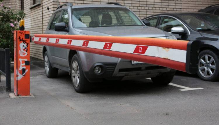 В Москве за неоплату парковки арестовано имущество двух десятков водителей