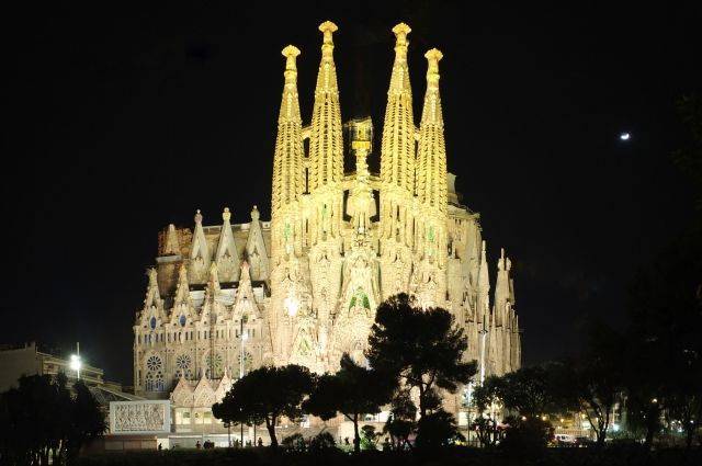 Мэрия Барселоны выдала разрешение на строительство храма Саграда Фамилия
