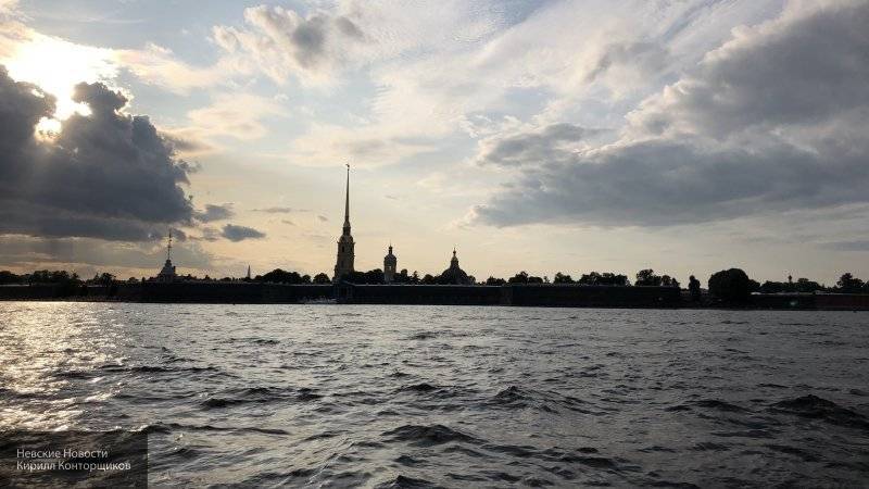 Специалисты сообщили о наступлении осени в Петербурге