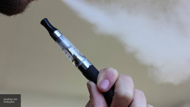 Кабмин РФ поддержал распространение антитабачного закона на кальян и электронные сигареты