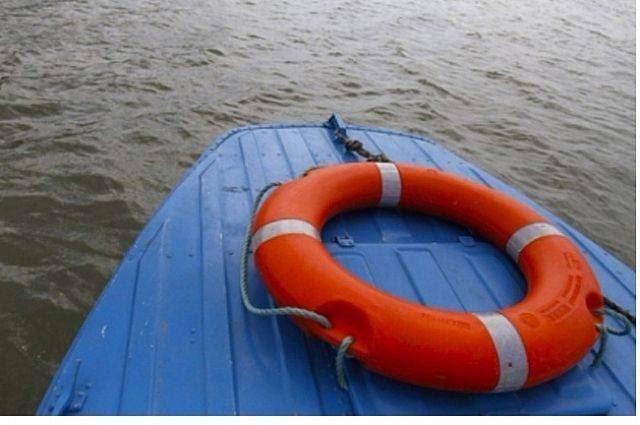 В МЧС опровергли данные о перевернувшейся на Москве-реке лодке