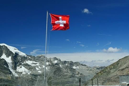 Швейцарские банки принялись выдавать кредиты по отрицательной ставке