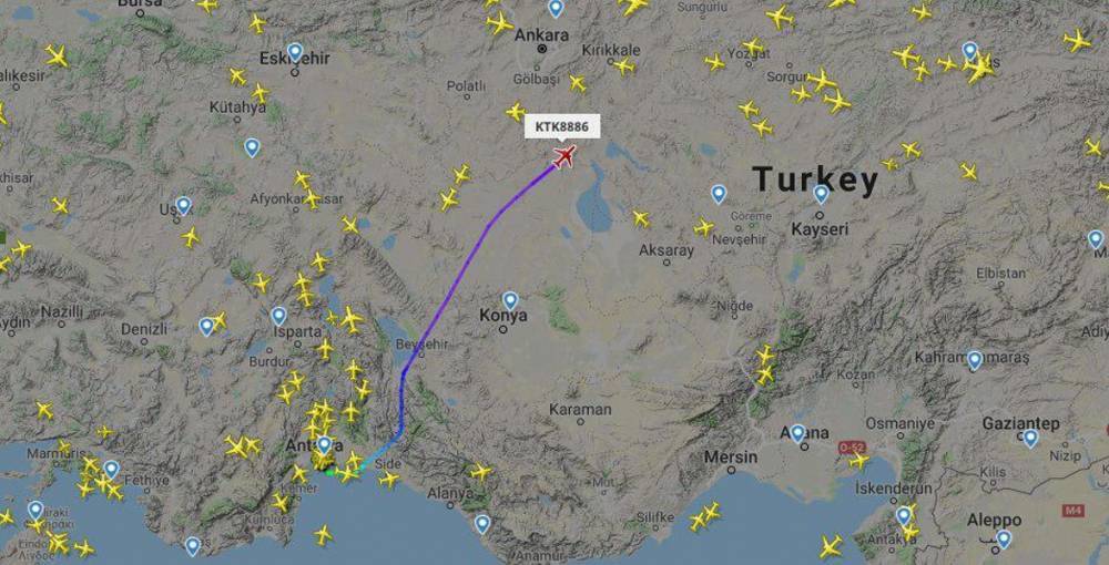 Резервный борт Azur Air вылетел из Антальи в Москву после возвращения самолета