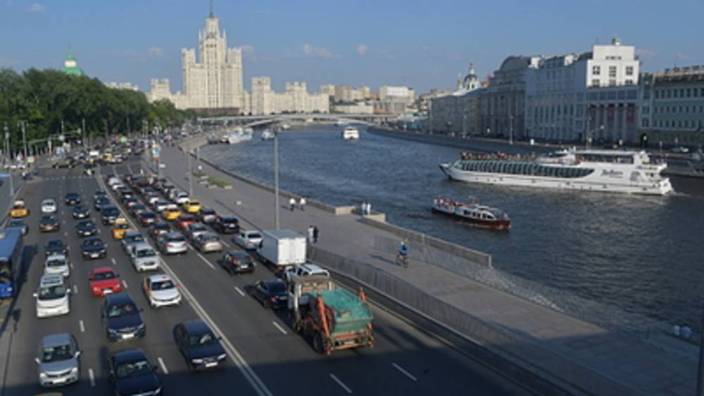 Была ли перевернутая лодка с людьми? В МЧС не подтвердили инцидент на Москве-реке