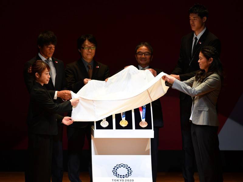 В Токио представлен дизайн медалей Олимпиады 2020 года