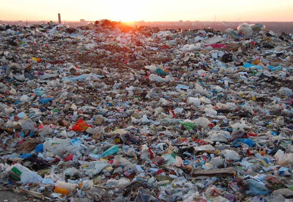 Более половины мусорных полигонов в России работает с нарушениями&nbsp;— «Ведомости»