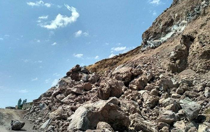 Как следить за камнепадами в Армении — институт в Гюмри показал свои датчики