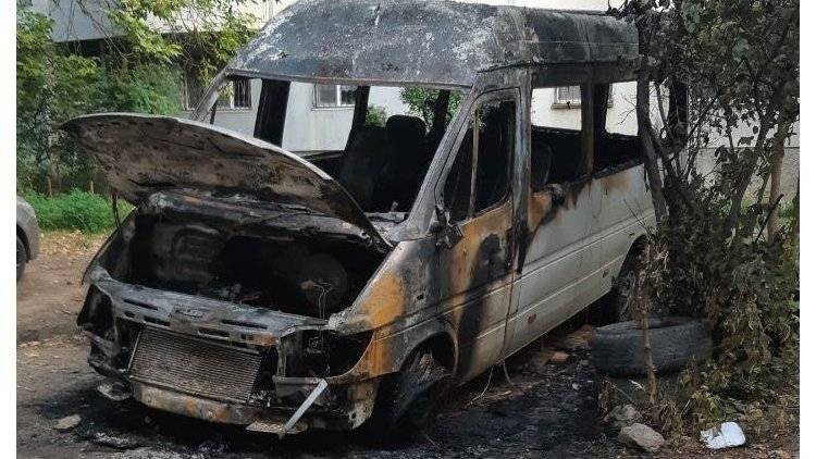 В Симферополе ночью сгорел автобус