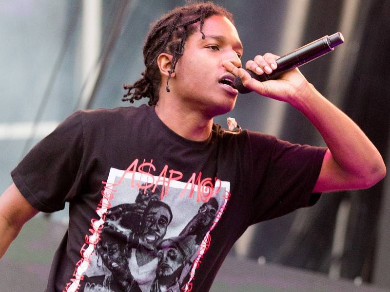 Задержанному в Швеции рэперу A$AP Rocky предъявили обвинение в нападении