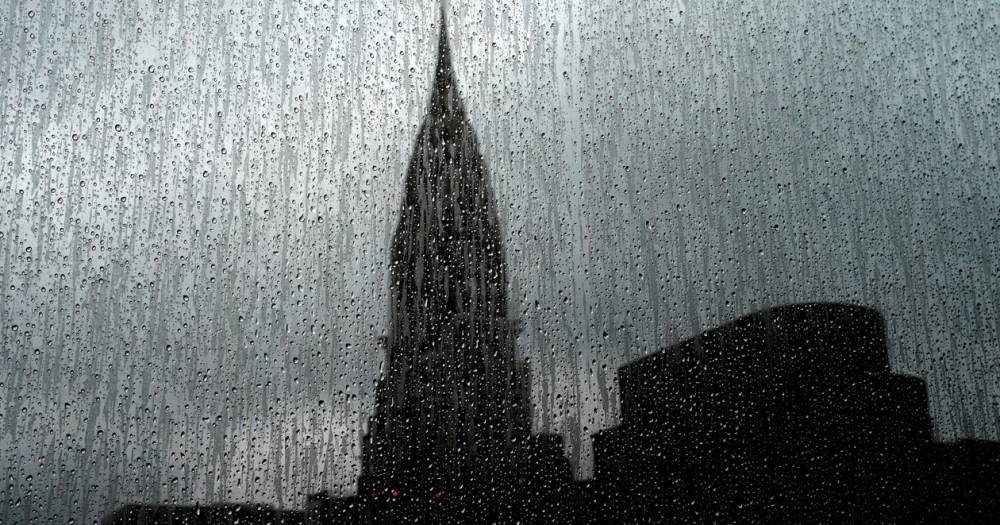 В Нью-Йорке затопило улицы и&nbsp;метрополитен: видео