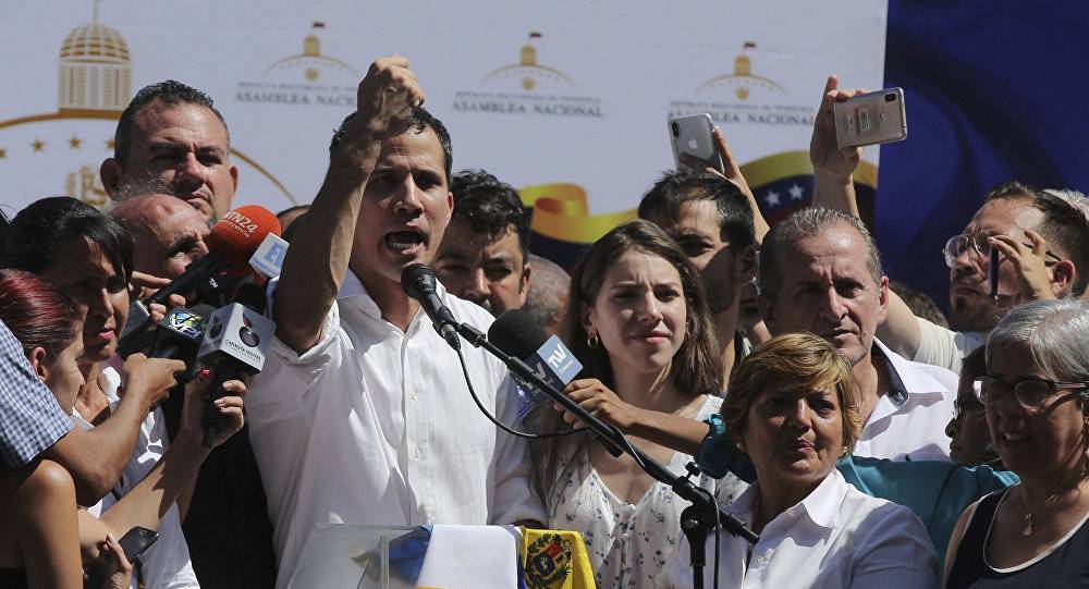 Путчисты хотят победы любой ценой: оппозиция Венесуэлы просит иностранной военной помощи