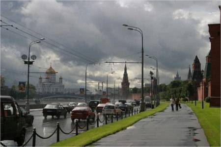 Синоптики предупредили о грозе в Москве в четверг. РЕН ТВ