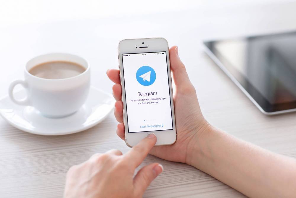 «Коммерсантъ»: Блокируемый в России Telegram — лидер по темпам роста продаж рекламы среди мессенджеров
