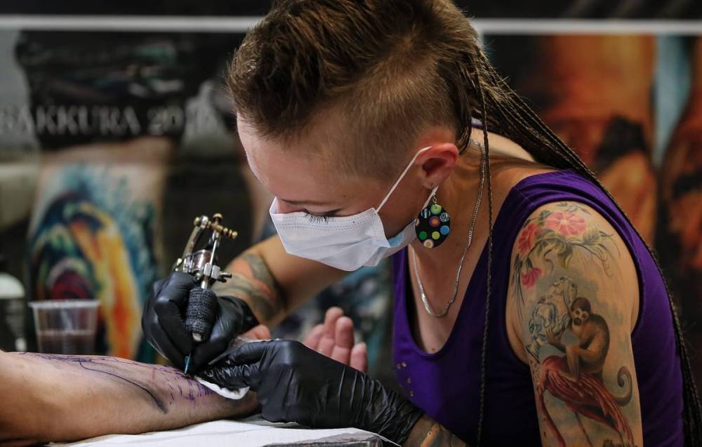 ВЦИОМ: около трети обладателей татуировок сделали их по глупости или в молодости