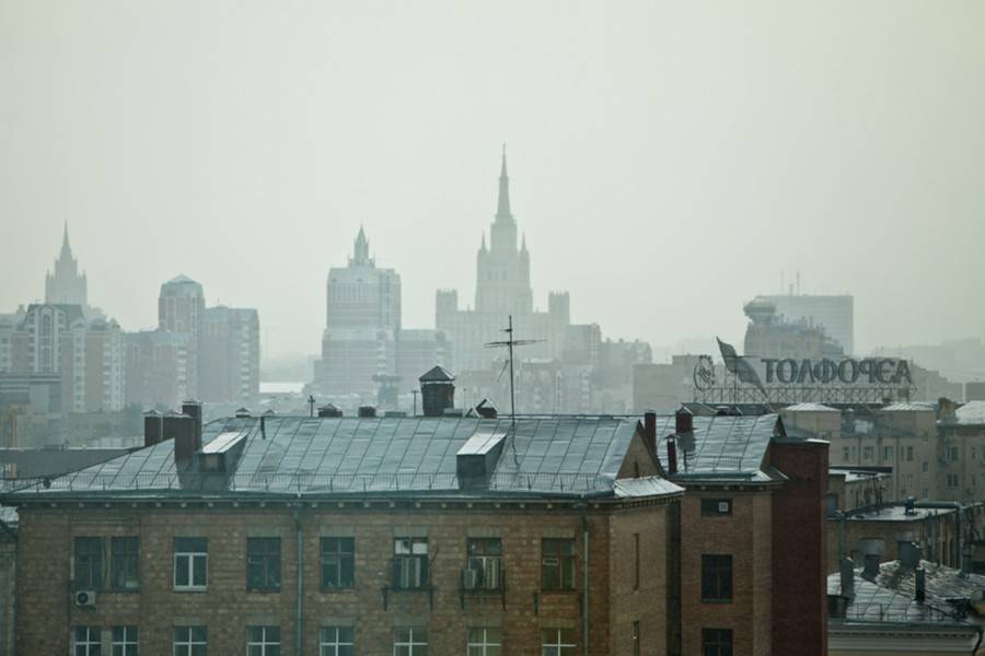 В Москве сохраняется дождливая, но теплая погода