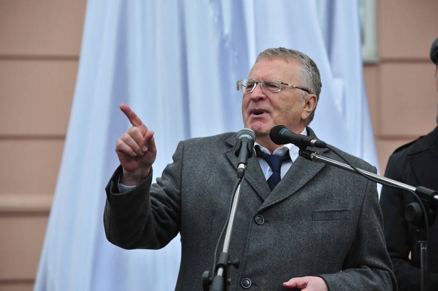 Жириновский: незарегистрированные кандидаты в МГД призывают к "цветной революции"