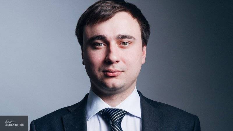 Полиция ведет обыск квартиры директора ФБК Ивана Жданова