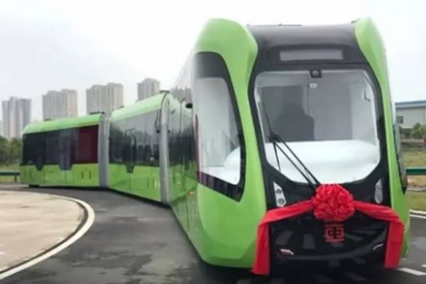 В Китае придумали необычный трамвай