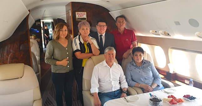 Экс-президент Кыргызстана Алмазбек Атамбаев улетел в Россию