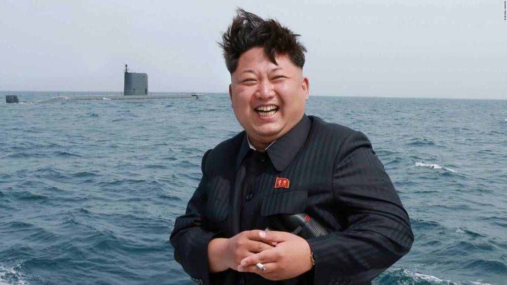 Ким Чен Ын показал миру новую подводную лодку