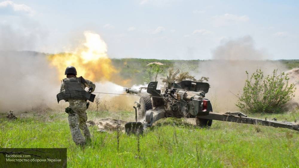 Украинские силовики дважды пытались сбить огнем беспилотник ОБСЕ, заявили в ДНР