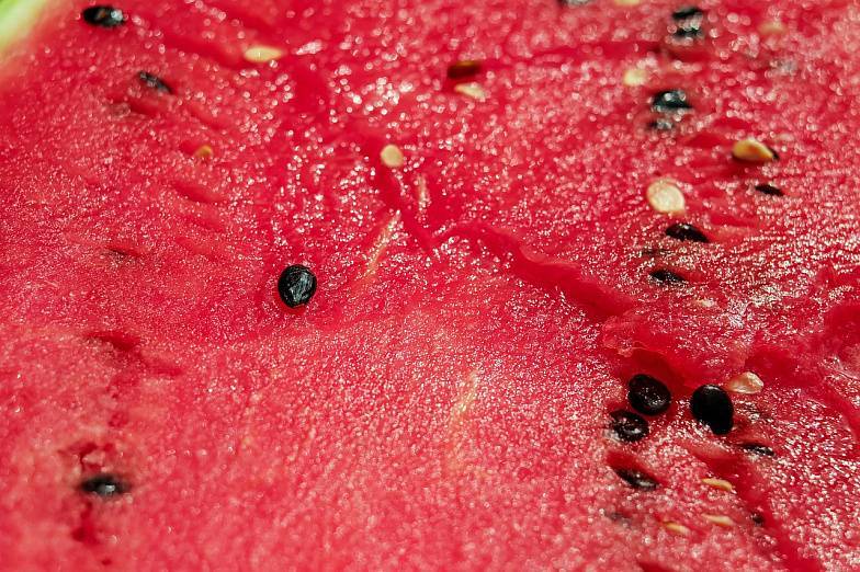 Как ростовчанам отличить арбуз с нитратами от полезной ягоды?