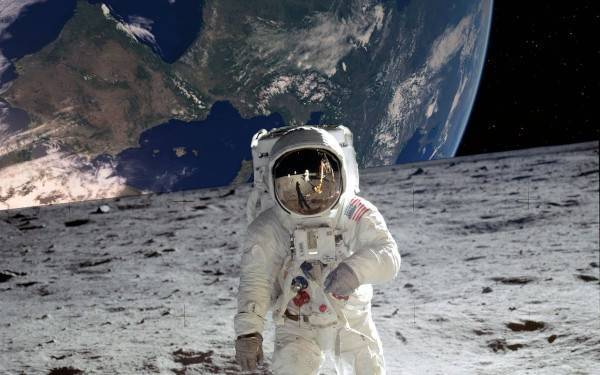 Космонавт Савицкая: на Луне не нужно создавать поселения