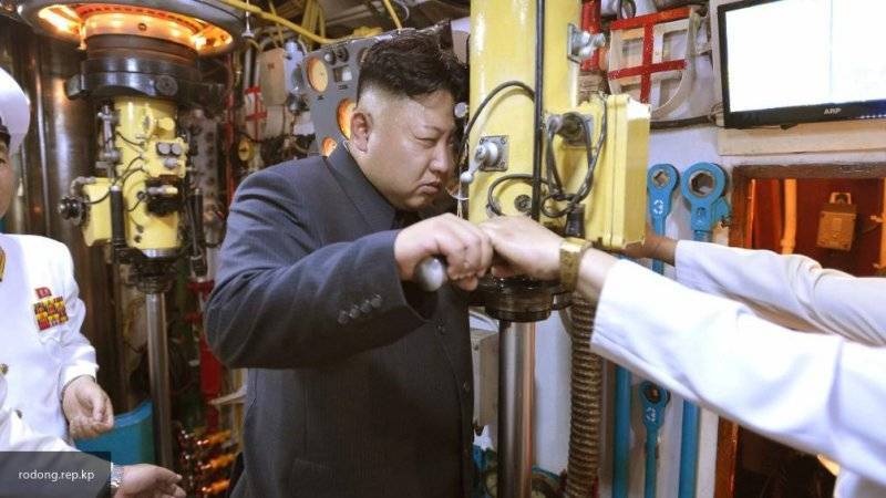 Ким Чен Ын оценил новую подлодку КНДР