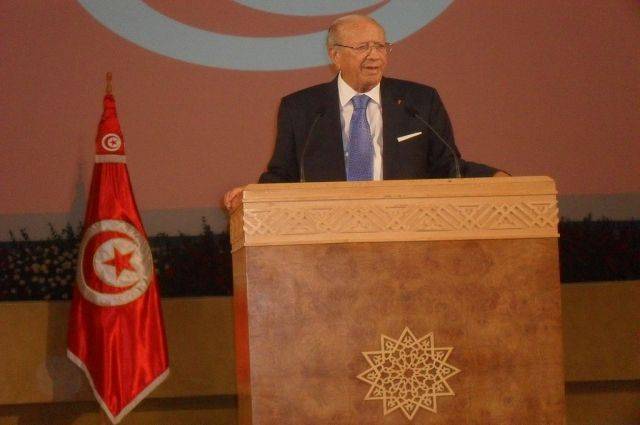СМИ сообщили о госпитализации президента Туниса