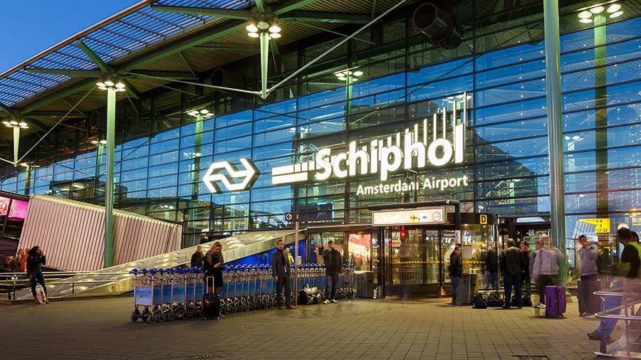 В аэропорту Схипхол в Амстердаме отменили около 180 рейсов