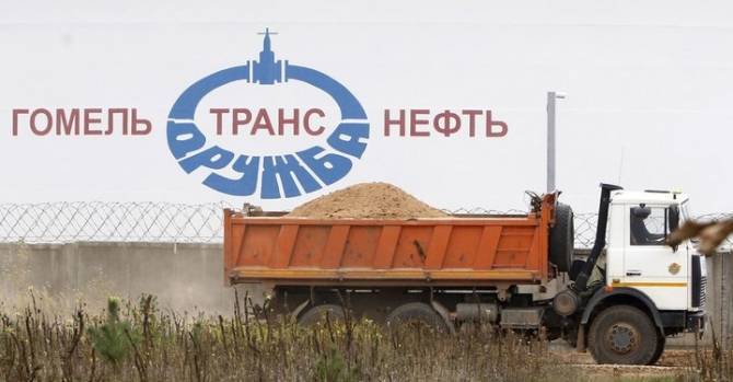 Оператор белорусской "трубы" предложил России два варианта компенсации потерь из-за "грязной" нефти