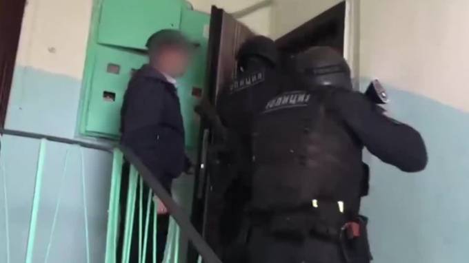 В Подмосковье задержали лидера ОПГ и его подельников