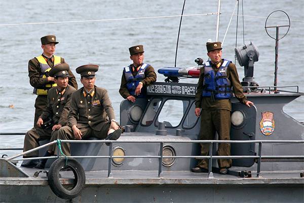 Северная Корея задержала российское судно с 17 моряками