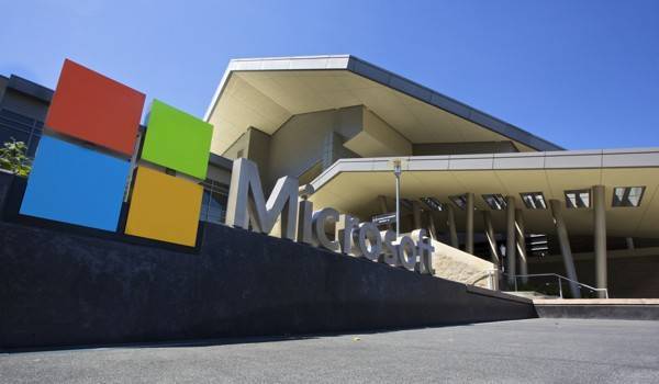 Microsoft вложит $1 млрд в искусственный интеллект, который осознает себя