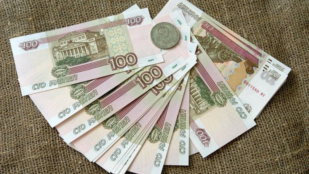 Самая распространенная в России зарплата вдвое ниже, чем средняя по стране – Росстат